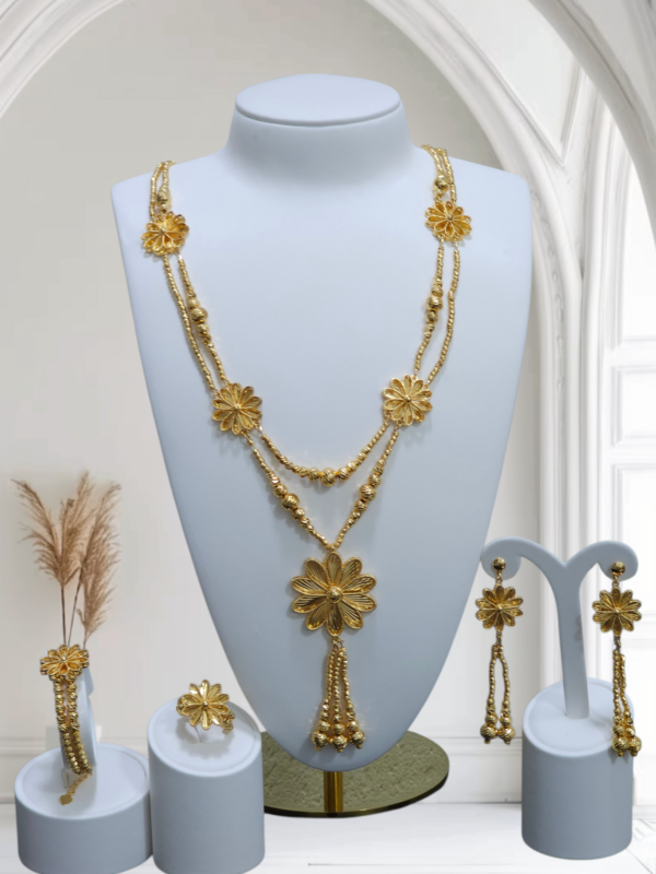 طقم ملكي مطلي مطابق للذهب