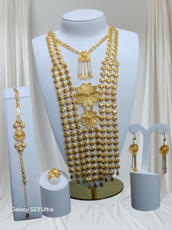 ٢٠٢٦٠٢١٢_٠٢٥٥٣٥ طقم الهبه مطلي مطابق للذهب