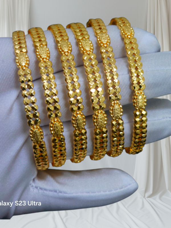 ٢٠٢٦٠٢١٢_٠٣٣٧١٠ 6 حبات بناجر البصمه مطلي مطابق للذهب